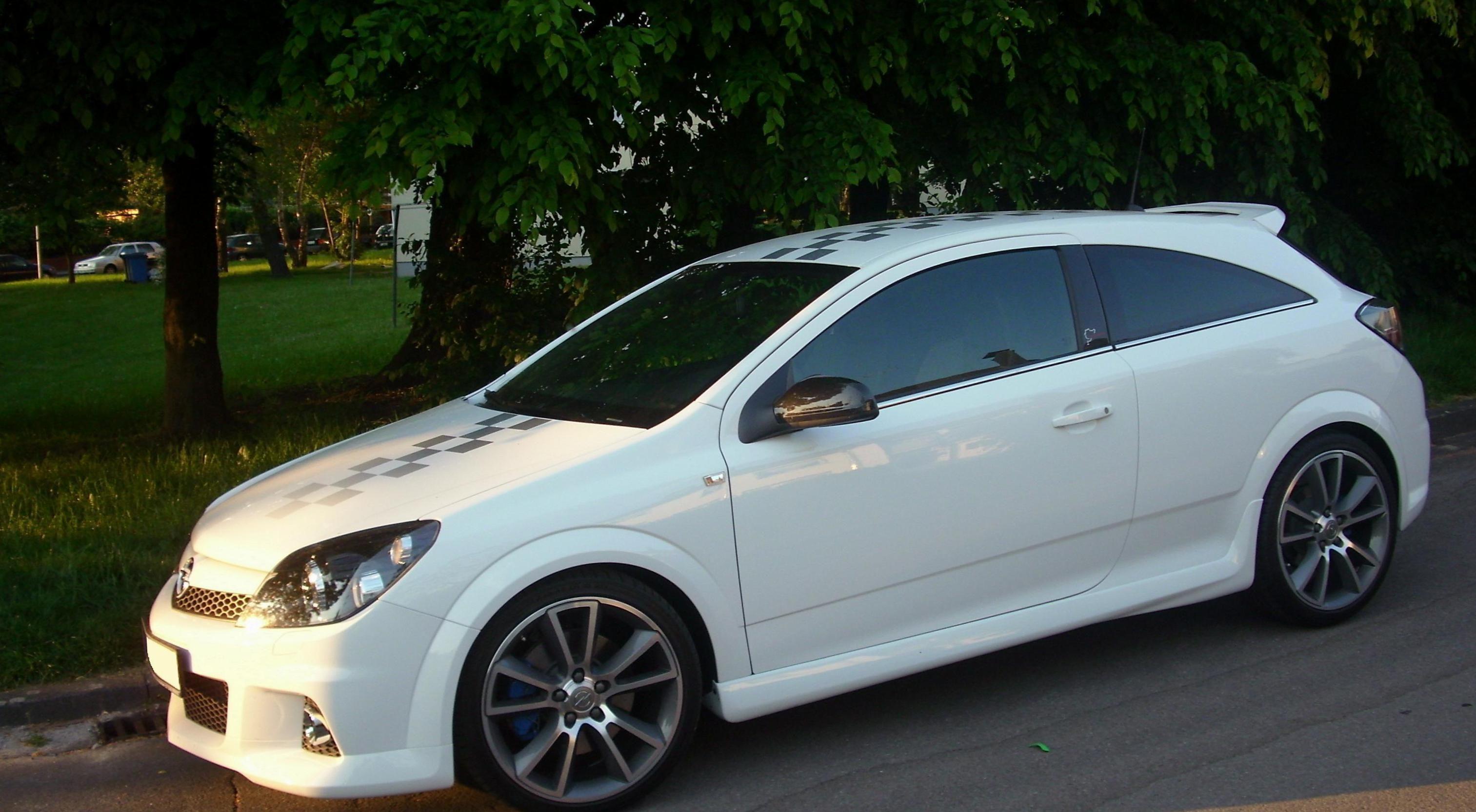 3026x1665 Opel Astra H GTC Photo and Specs. Photo: Opel Astra H GTC Specification and 17 perfect photo of Opel Astra H GTC. Opel, Perfect photo, Car model
