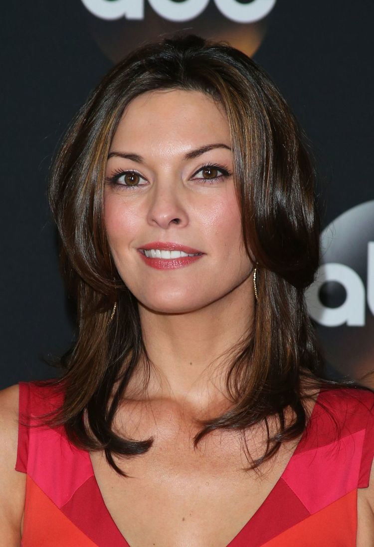 750x1096 Alana de la Garza (American Actress) Wiki & Bio with Photo