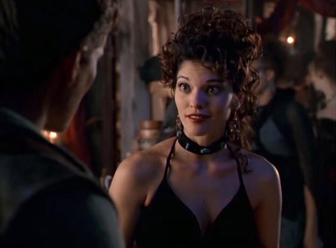 1125x833 Alana De La Garza (FBI And Law & Order) In Mortal Kombat: Conquest (1999) : R No_Small_Parts