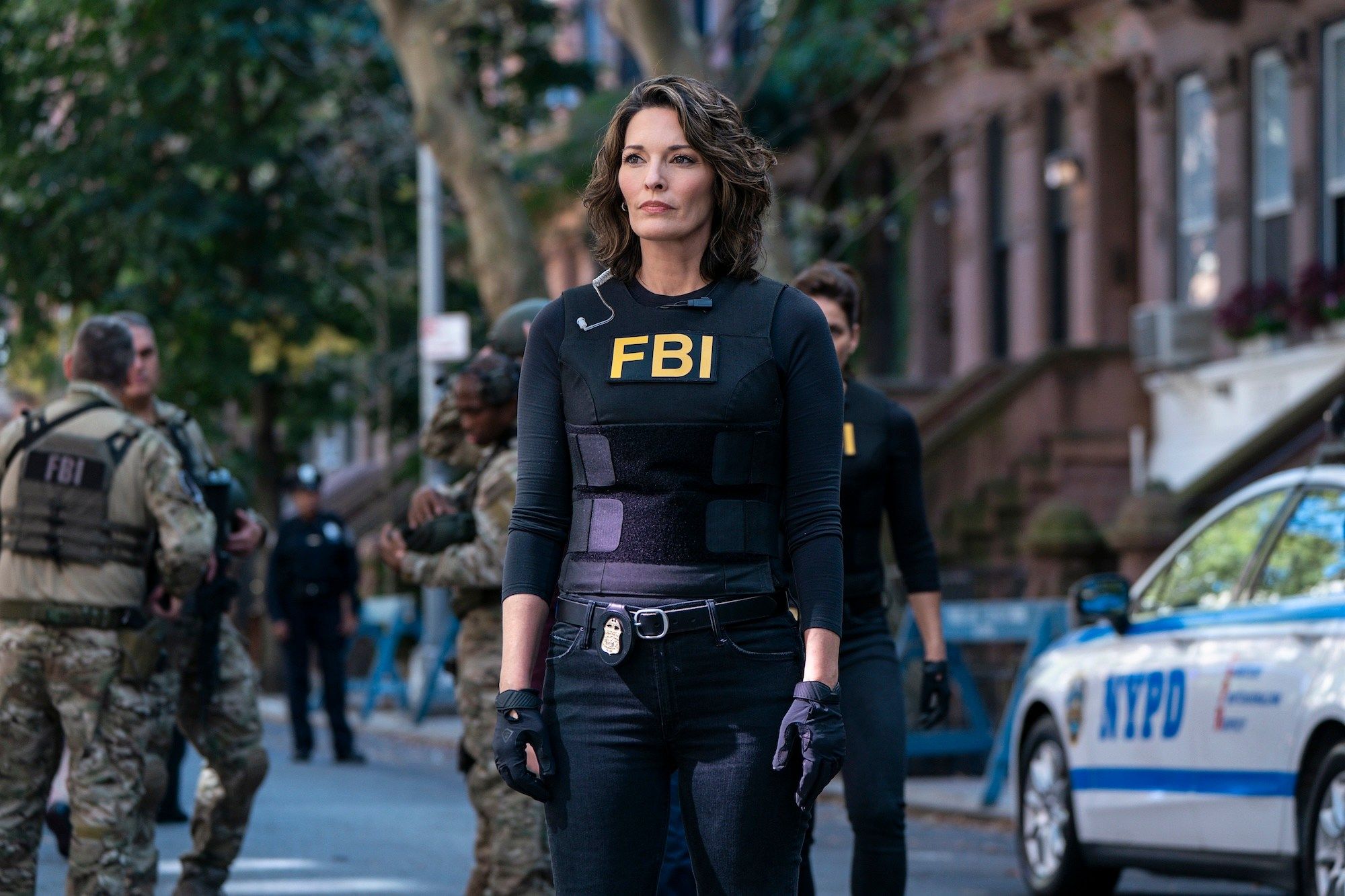 2000x1333 FBI' Star Alana De La Garza Teases Isobel's Next Steps at the Bureau as the Team Gets Caught Up in a Prison Riot (Exclusive)