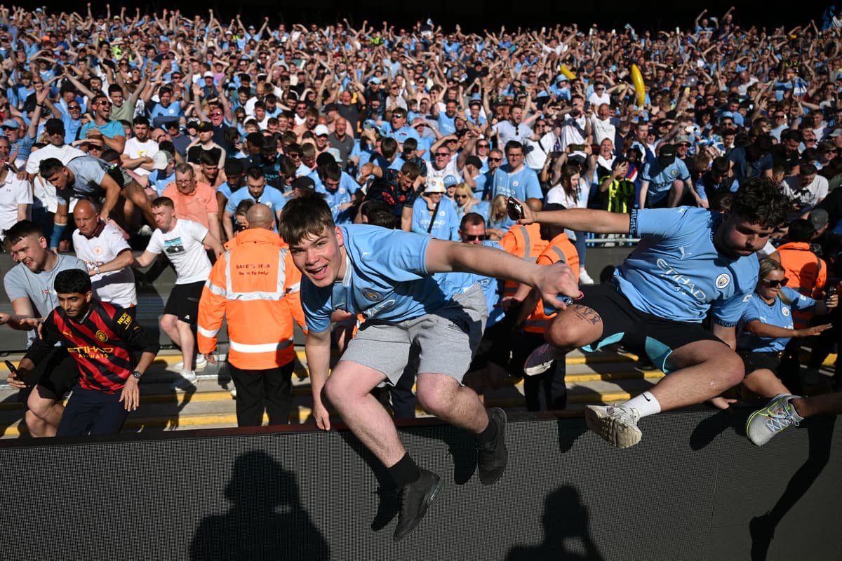 1200x800 amazing Man City fan picture as supporters celebrate Premier League title triumph