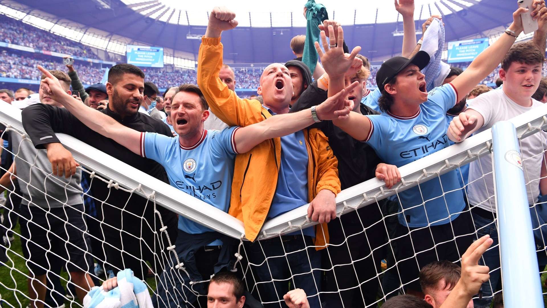 1920x1080 Two Manchester City fans charged over pitch invasion as search continues for Robin Olsen attackers. Goal.com English Qatar