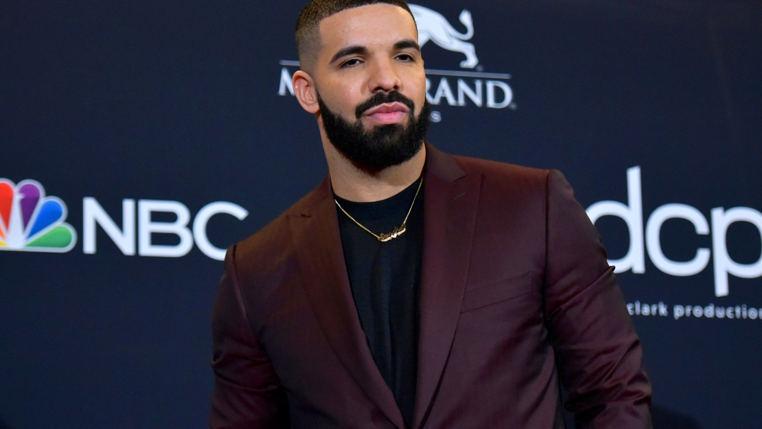 2560x1440 Drake's son Adonis stars in '8AM in Charlotte' video