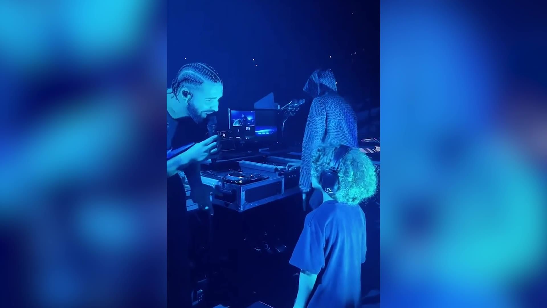 1920x1080 Drake's Five Year Old Son Watches Rapper Dad In Concert For First Time