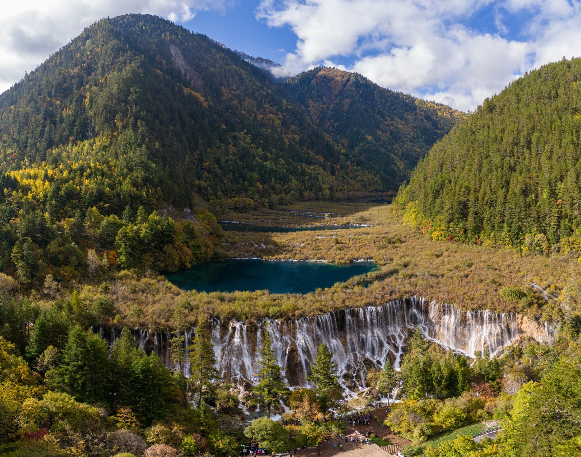 2200x1731 Jiuzhai Valley National Park of waterfalls and colorful lakes