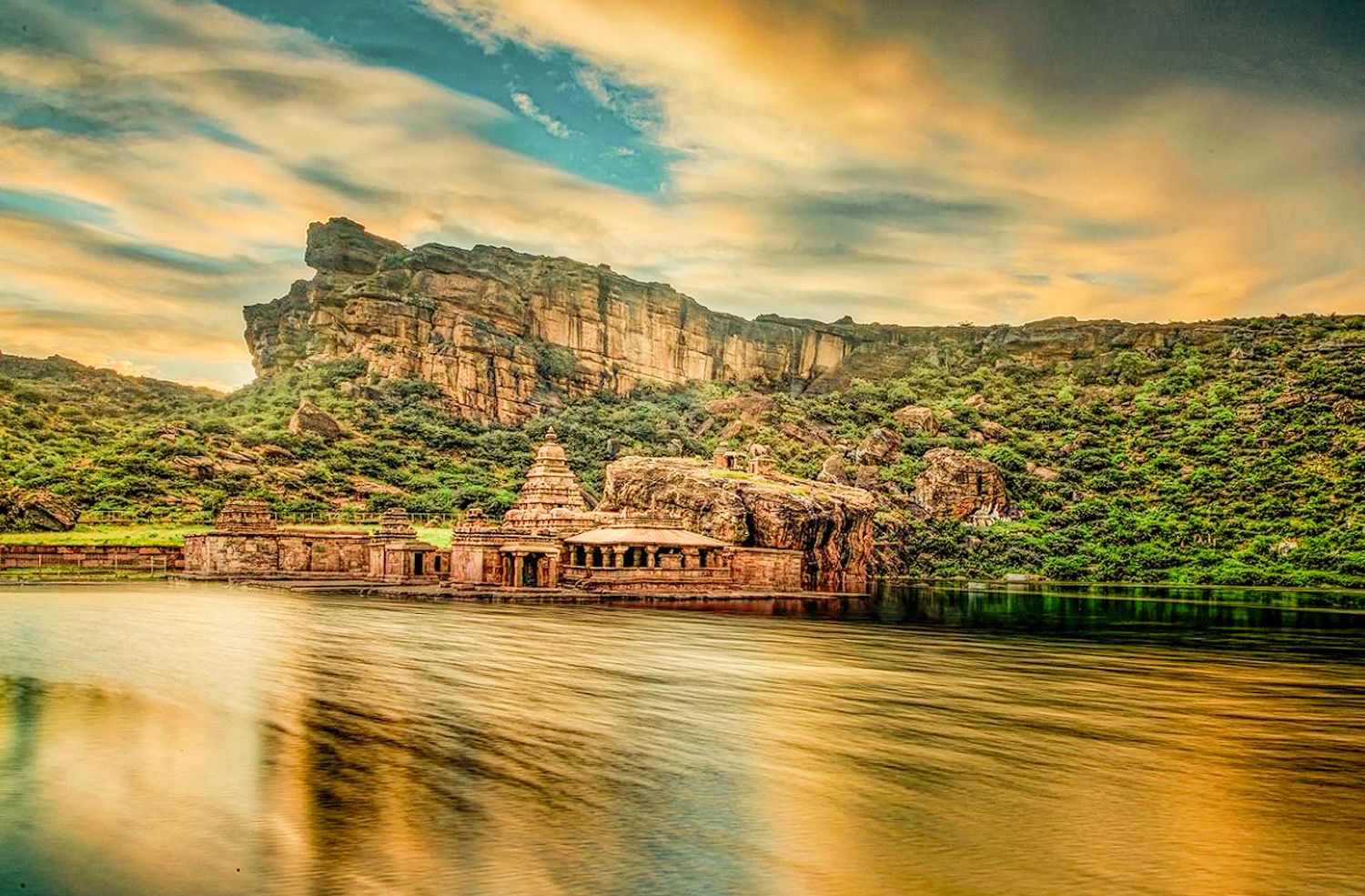 1500x985 Discover untouched beauty of river cruise in Karnataka