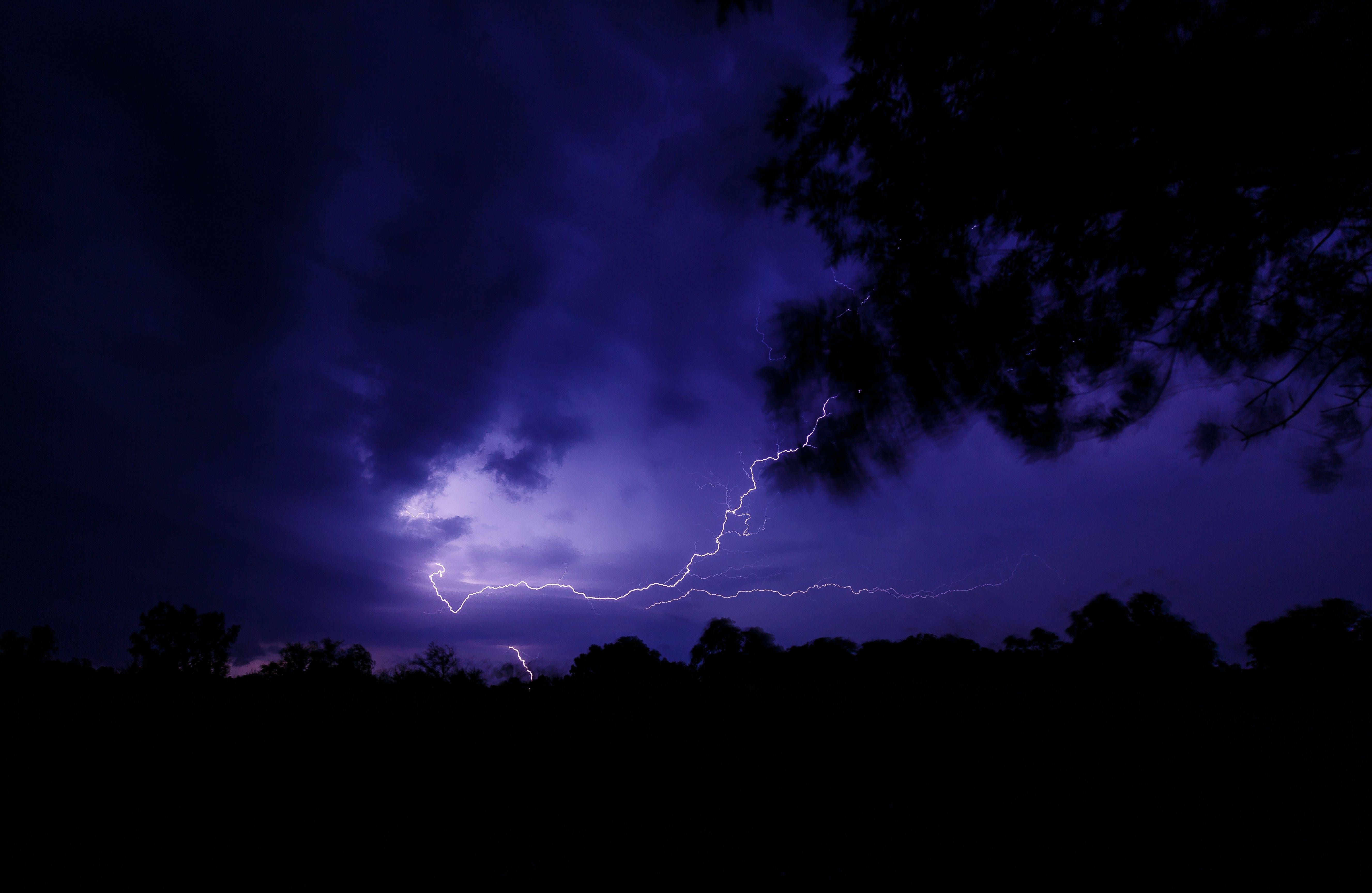 5308x3457 Download An Electric Display of Nature's Power Wallpaper