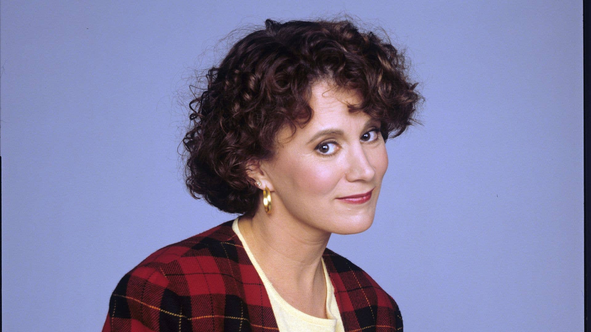 1920x1080 90s sitcom icon is unrecognizable in rare outing ahead of major comeback