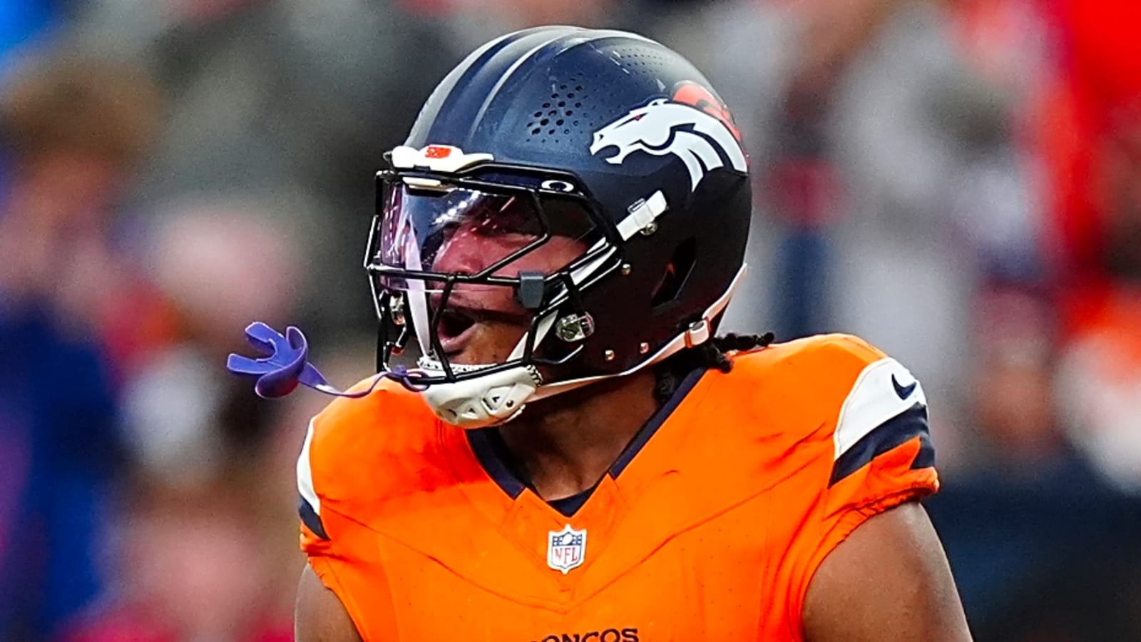 1600x900 Broncos Extend One Time Pro Bowl LB