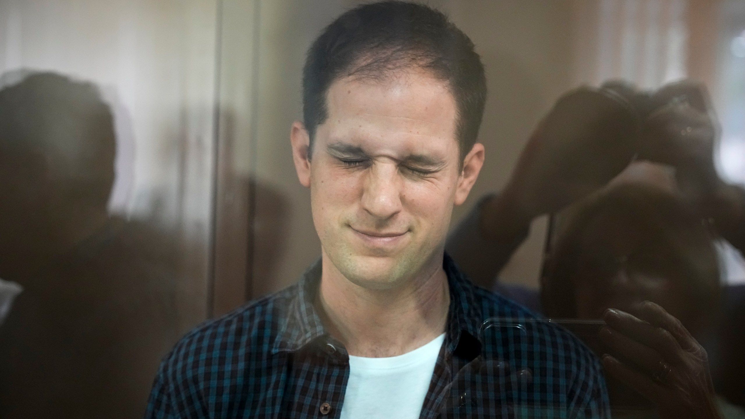 2560x1440 Wall Street Journal reporter loses appeal and will stay in a Russian jail at least through November
