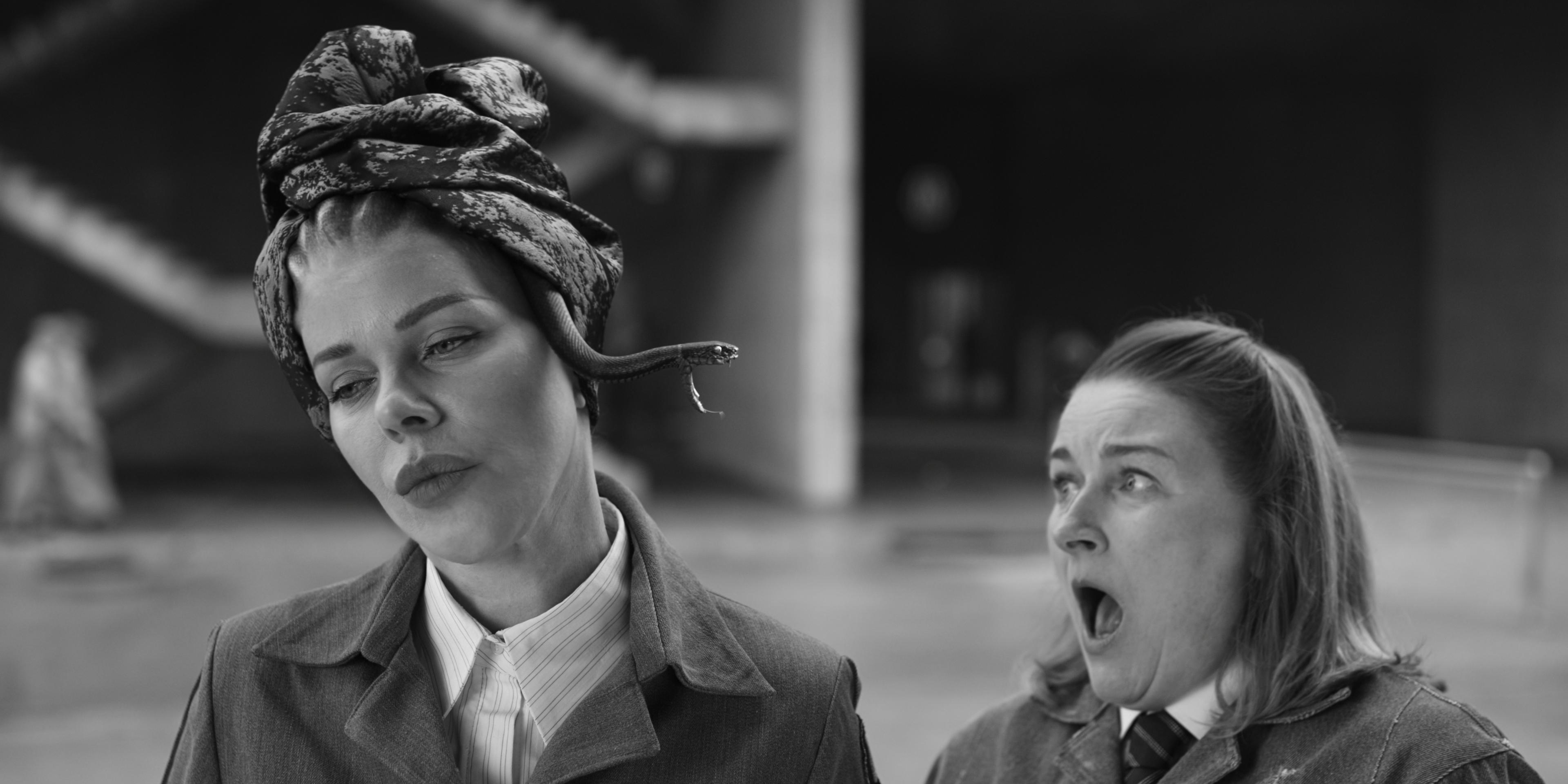 3840x1920 Debi Mazar
