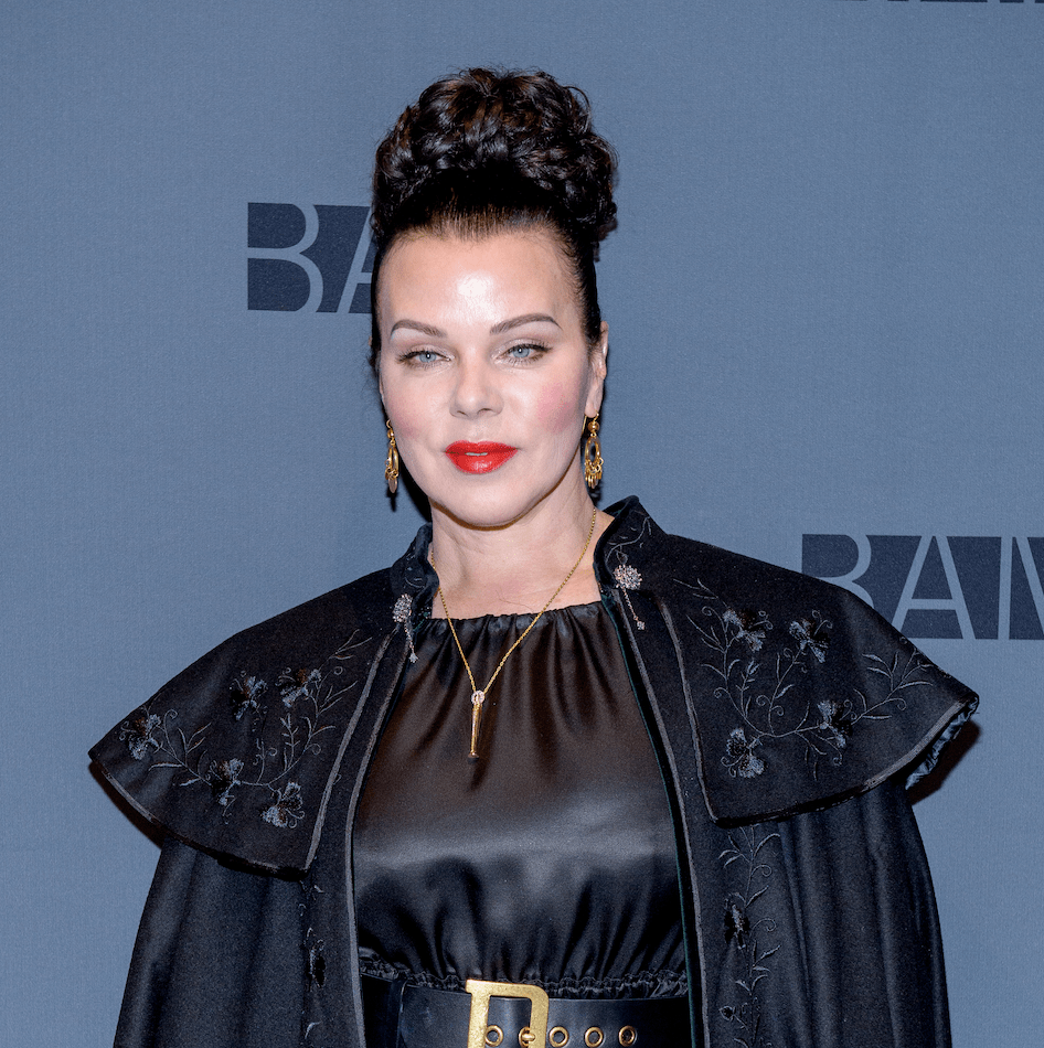 946x950 Entourage star admits she was embarrassed
