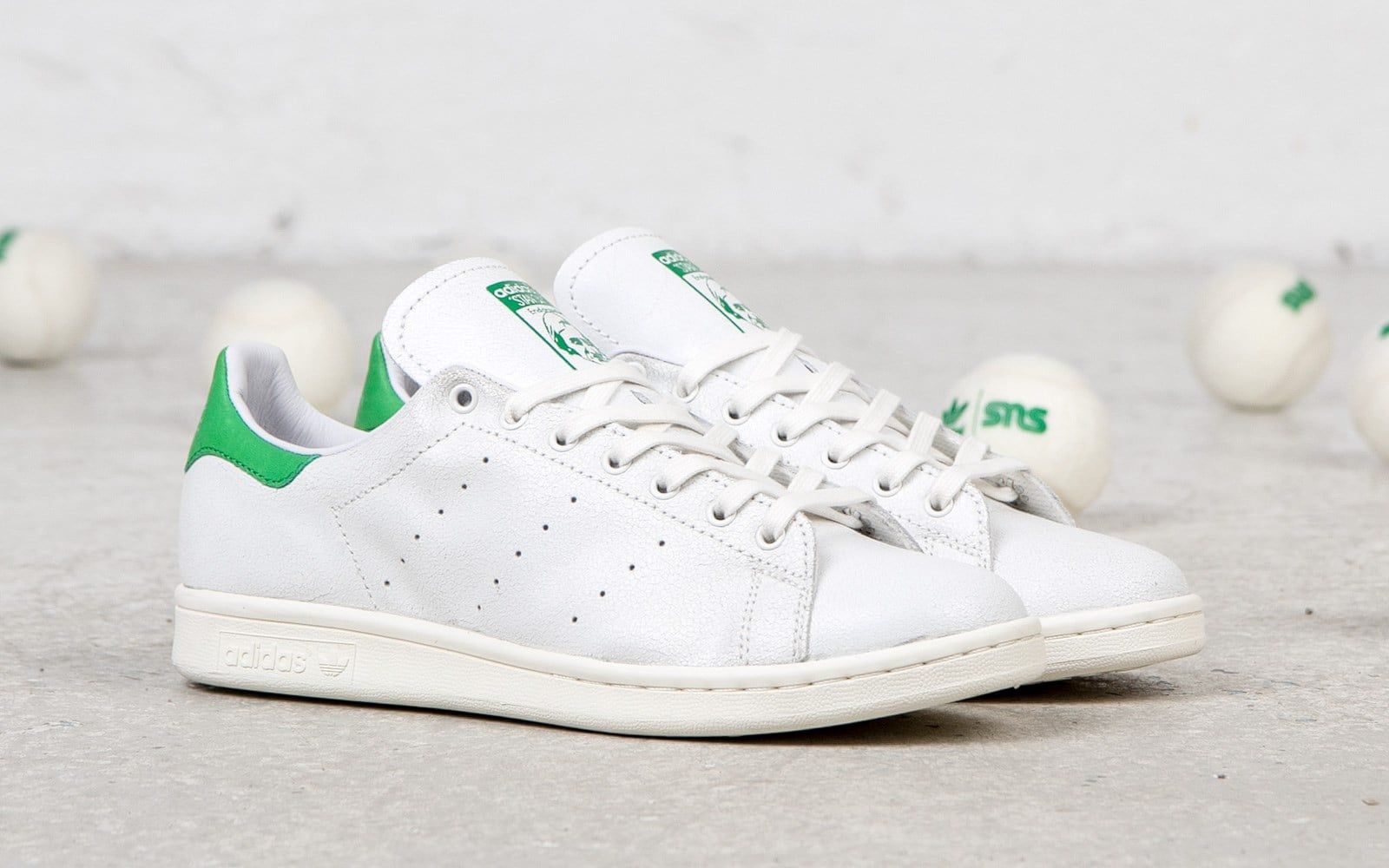 1600x1000 Sneakers Stan Smith Wallpaper Adidas Originals Adidas Stan Smith Wallpaper Adidas Stan Smith CS Shoes Women's