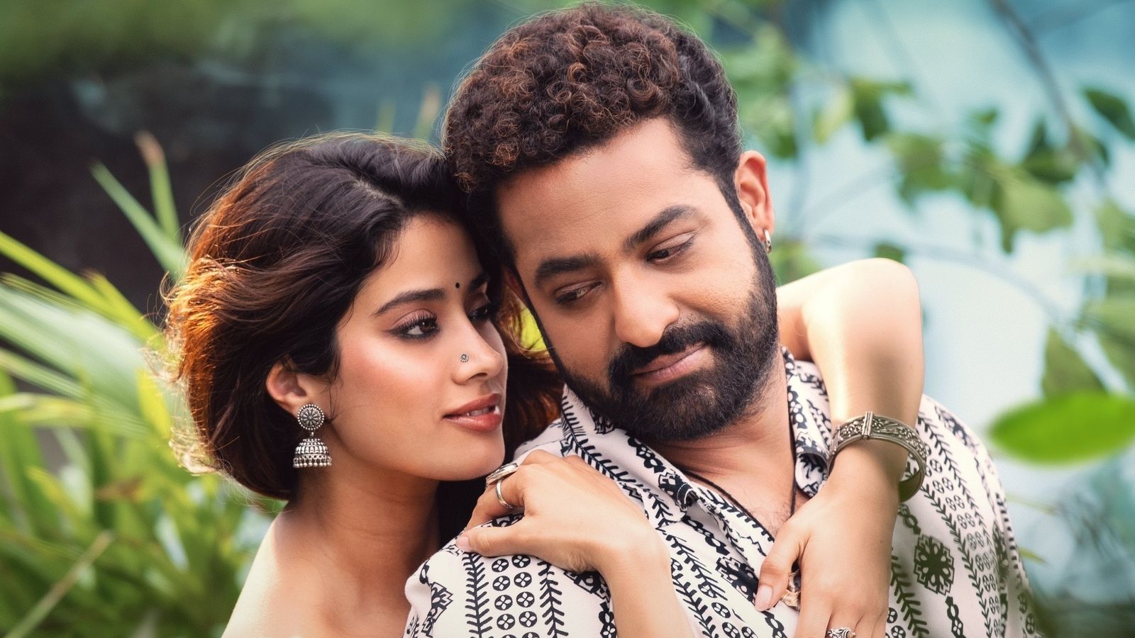 1600x900 Chuttamalle from Devara Part 1: Jr NTR, Janhvi Kapoor remind fans of NTR, Sridevi in romantic song
