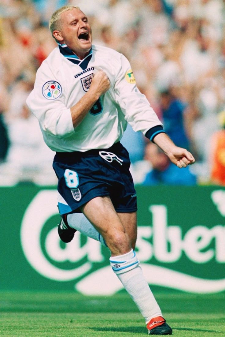 736x1101 Paul Gascoigne