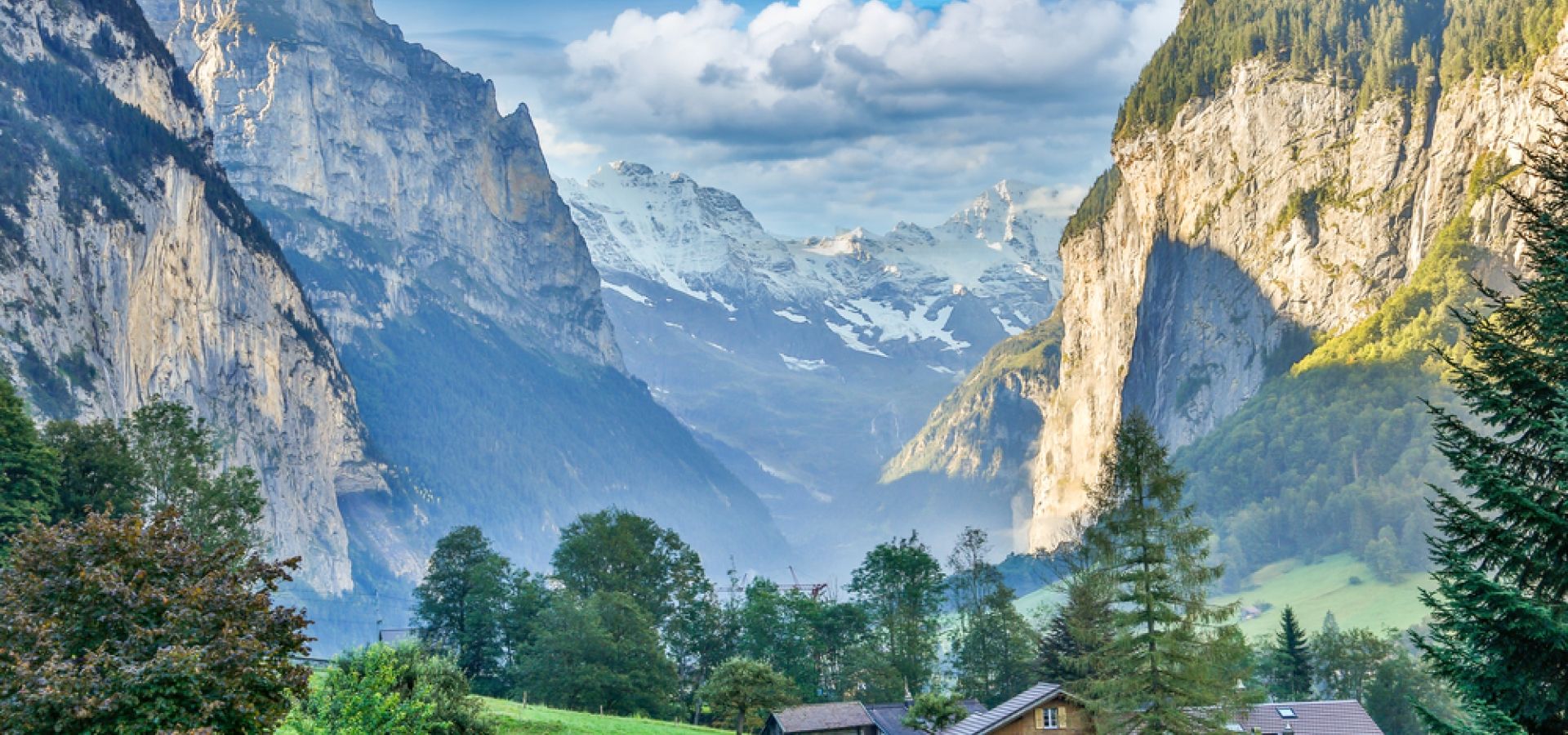 1920x900 Scenic Train Journeys to Wengen. Book with Railbookers®