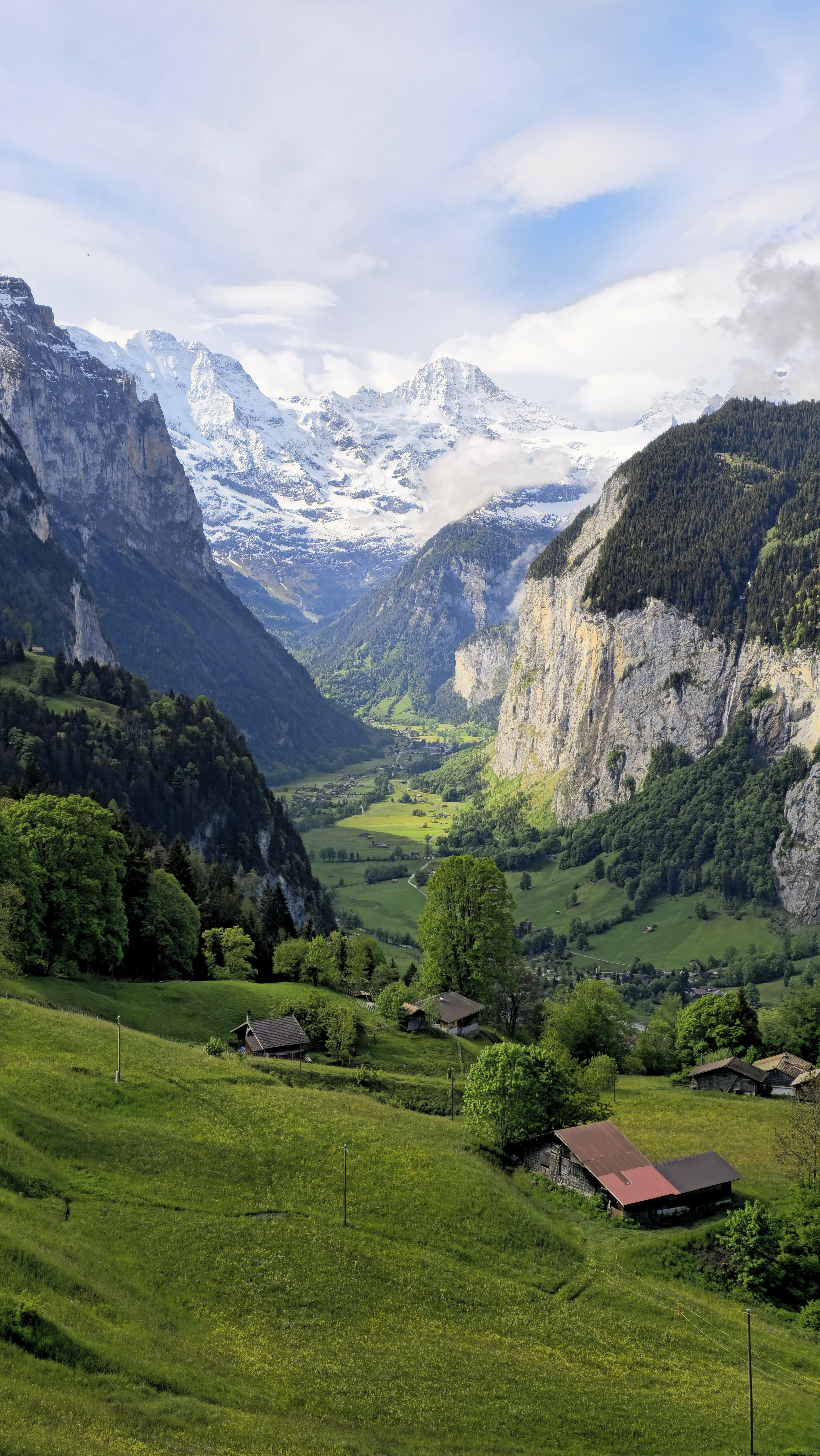 4728x8400 Hiked down to Lauterbrunnen village from Wengen this morning. (Switzerland)