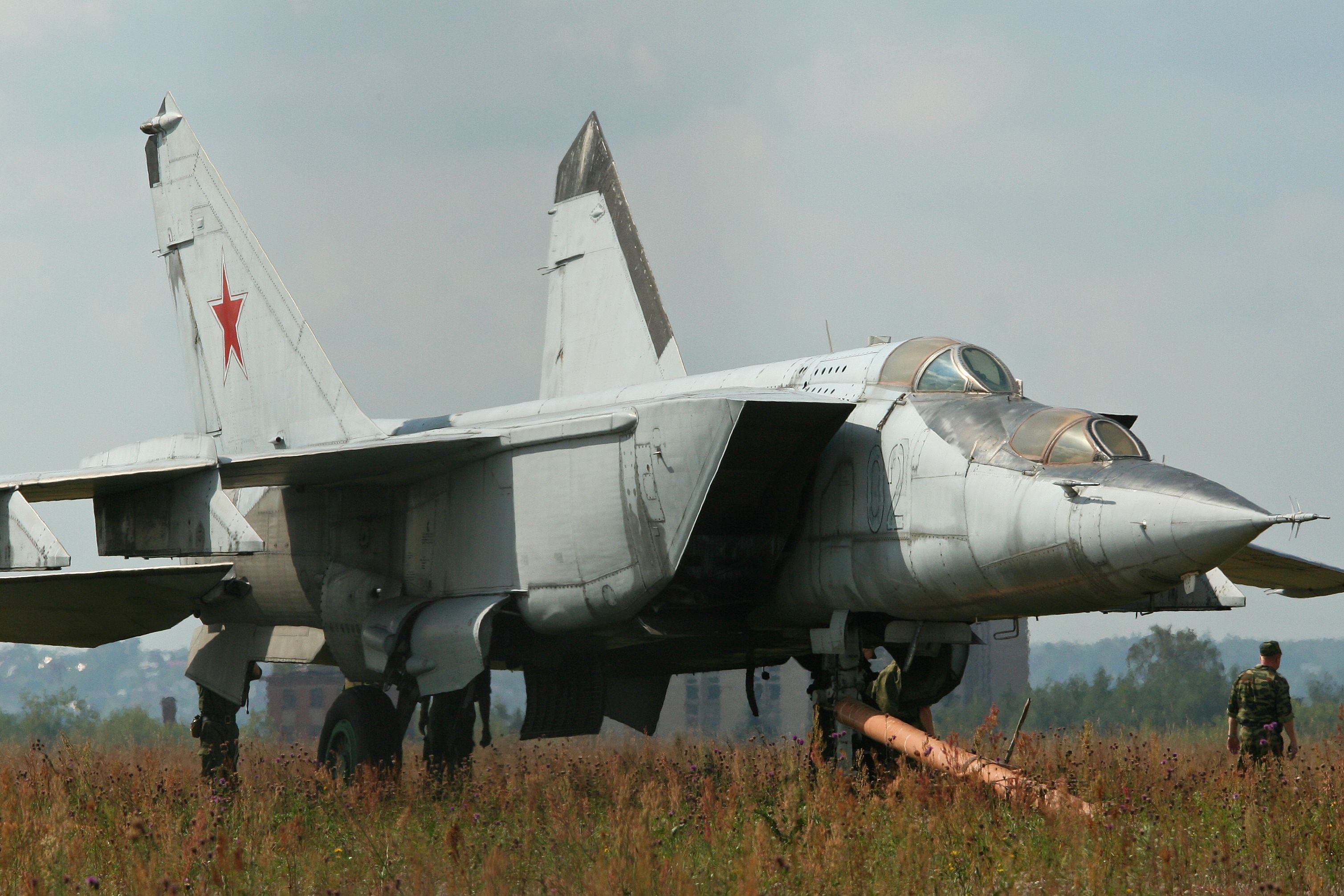 3018x2012 Mikoyan MiG 25PU SOTN Foxbat C 02
