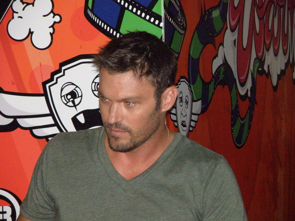 1024x768 Brian Austin Green Comic Con 08