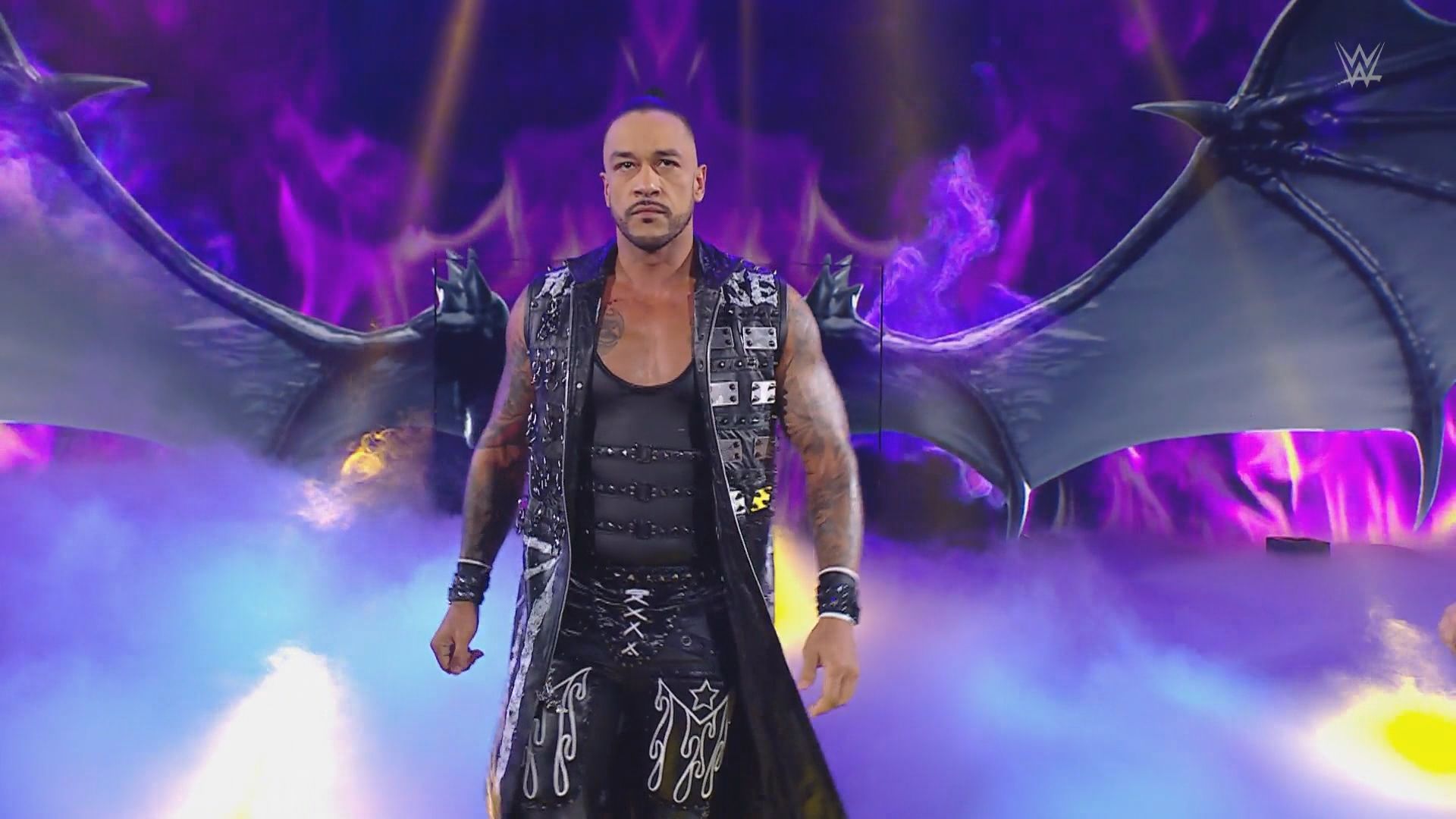 1920x1080 WWE superstar Damian Priest stops