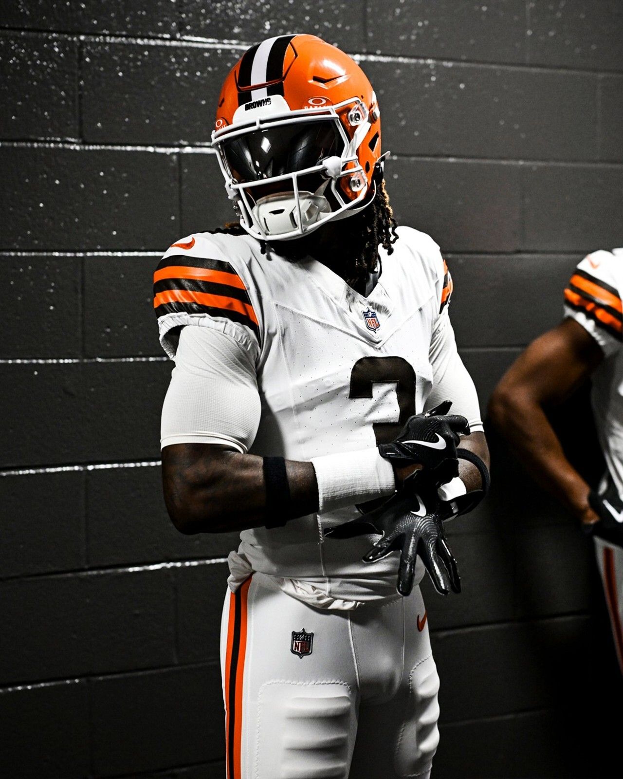 1280x1600 Jerry Jeudy Pre Game Preparation Cleveland Browns 8x10 NFL Football Photo