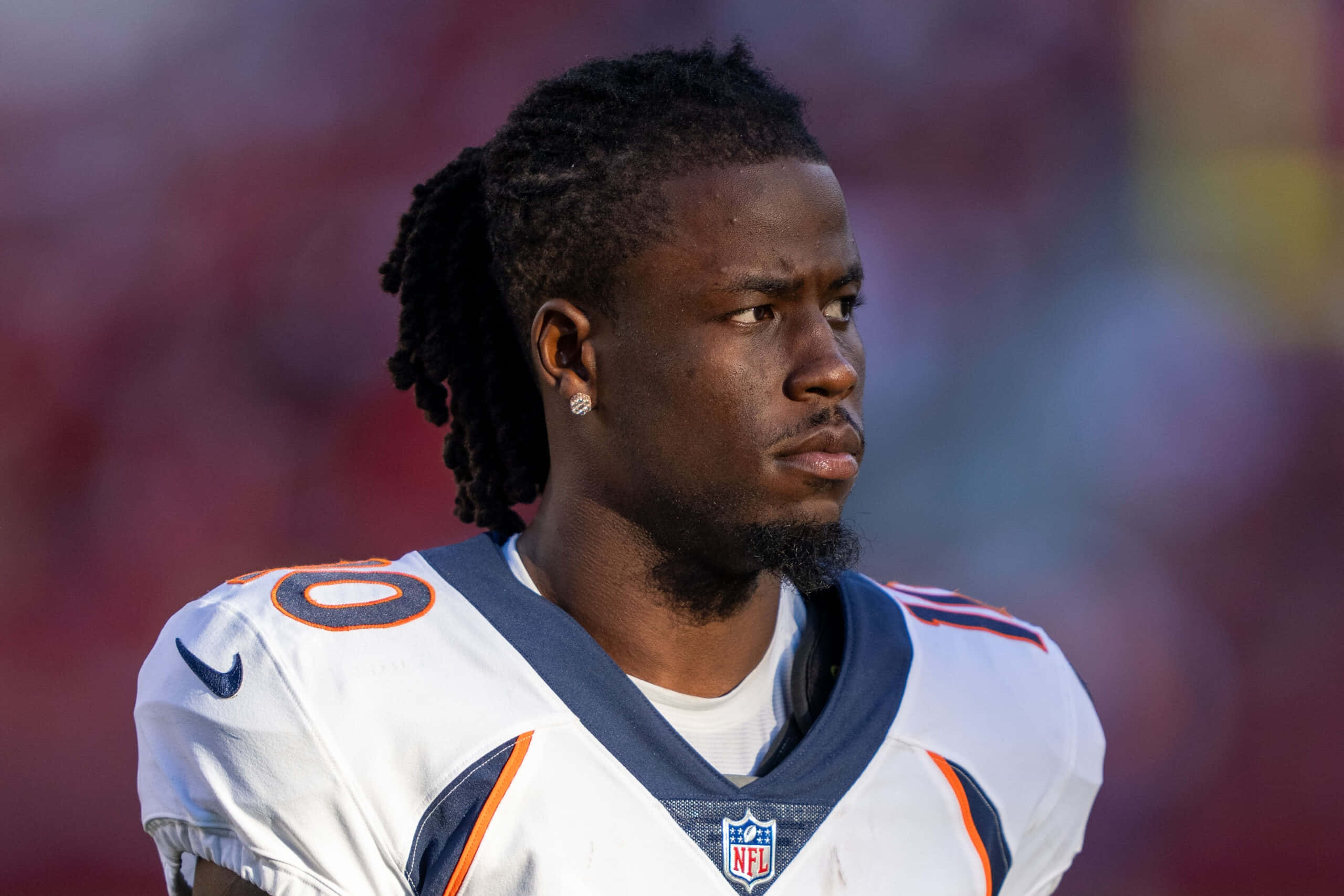 2560x1707 Download Jerry Jeudy Denver Broncos Portrait Wallpaper