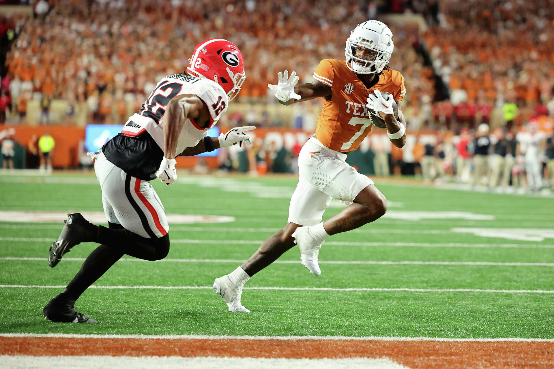 1920x1280 Texas has good news on Isaiah Bond ahead of Peach Bowl