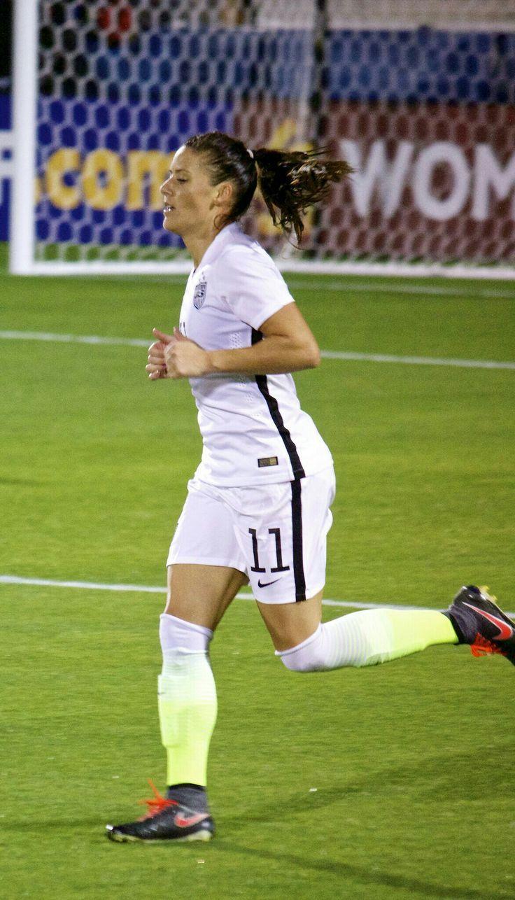 736x1286 Ali Krieger Wallpaper