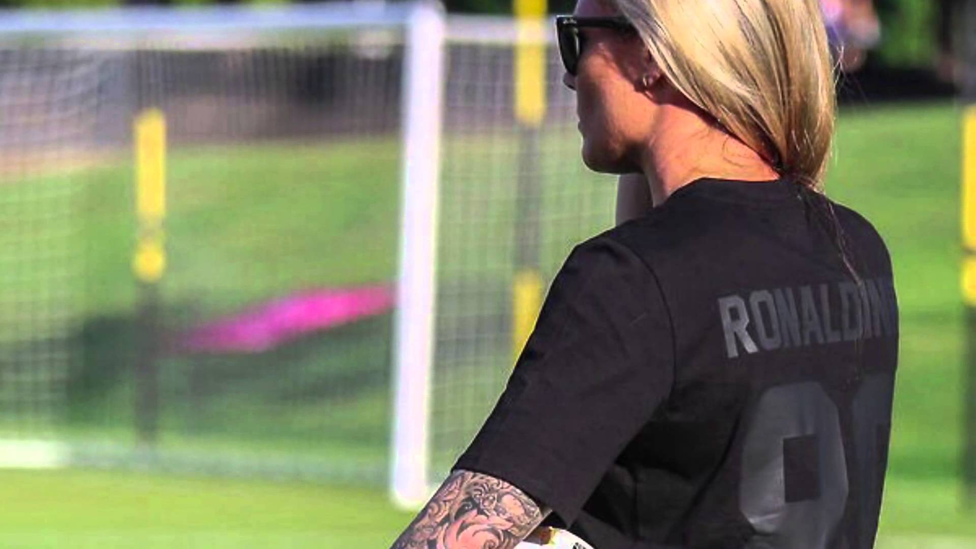 1920x1080 Ali Krieger Wallpaper