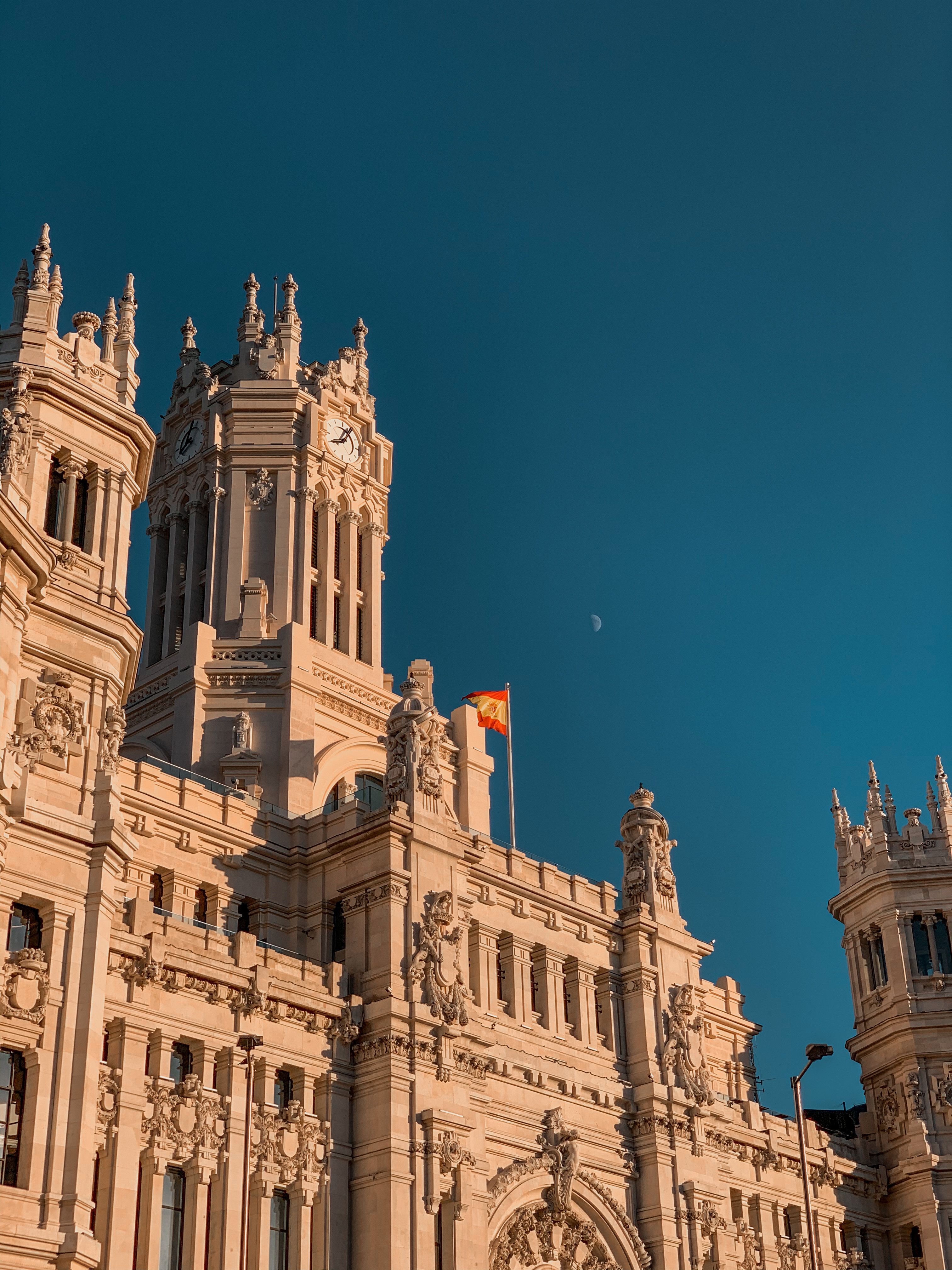 3024x4032 Low Angle Shot of Plaza de Cibeles · Free
