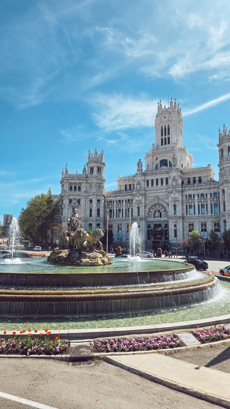 736x1307 Plaza de Cibeles, Madrid