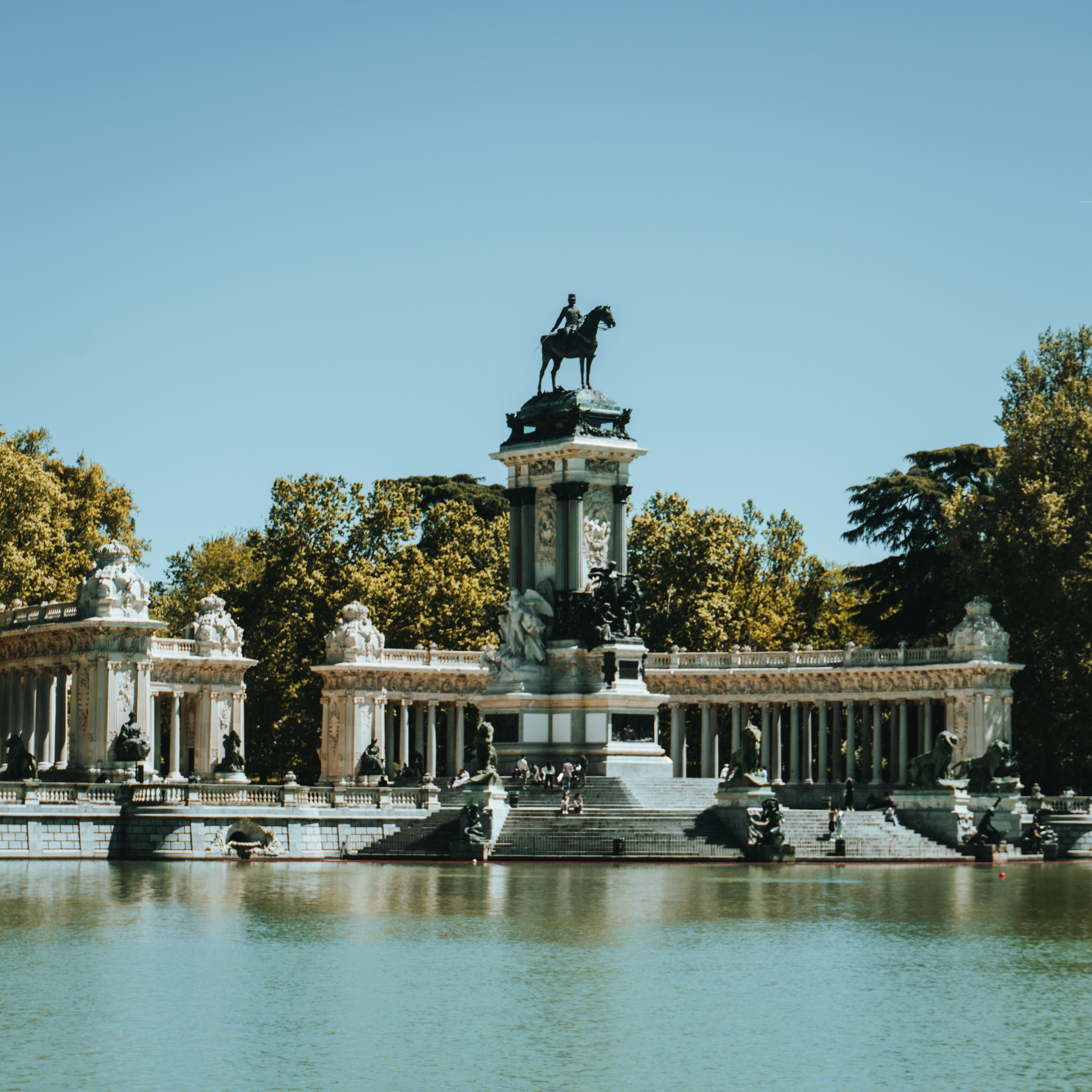 4000x4000 Fuente de Cibeles in Madrid in Spain · Free