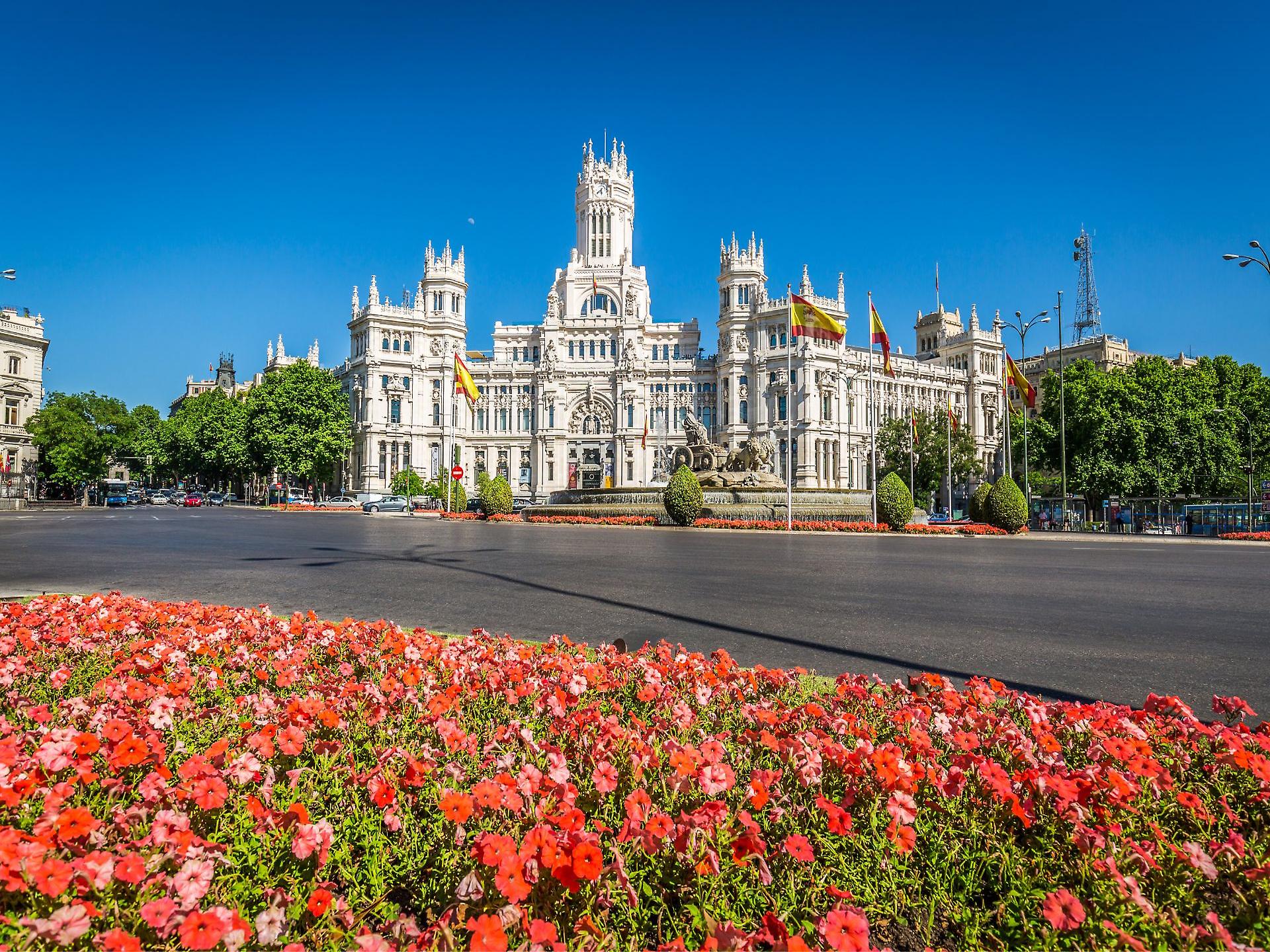 1920x1440 Visit to the Palacio de Cibeles and Retiro Park. spain.info in english
