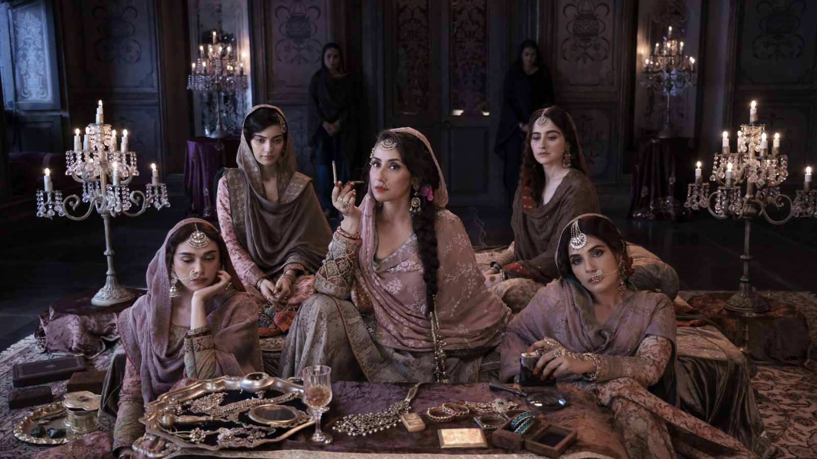 1600x900 Heeramandi Review: Love and loss meet in this lavish Netflix series