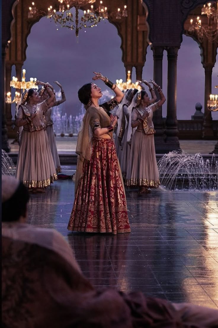 736x1110 Heeramandi. Aditi Rao Hydari as Bibbojaan. Saiyaan Hatto Jaao