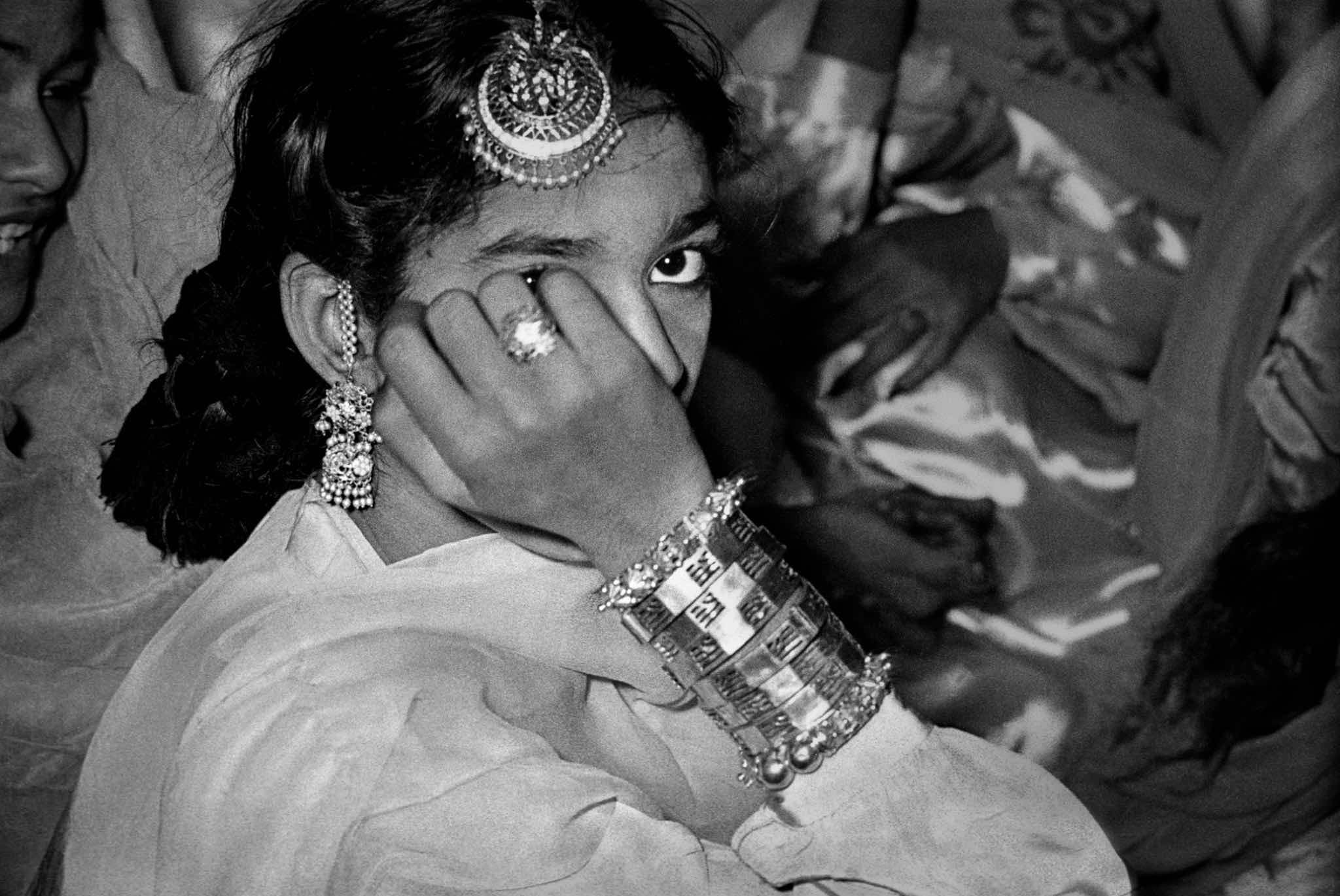 2048x1370 Heera Mandi: The Real Story of Lahore's Red Light District