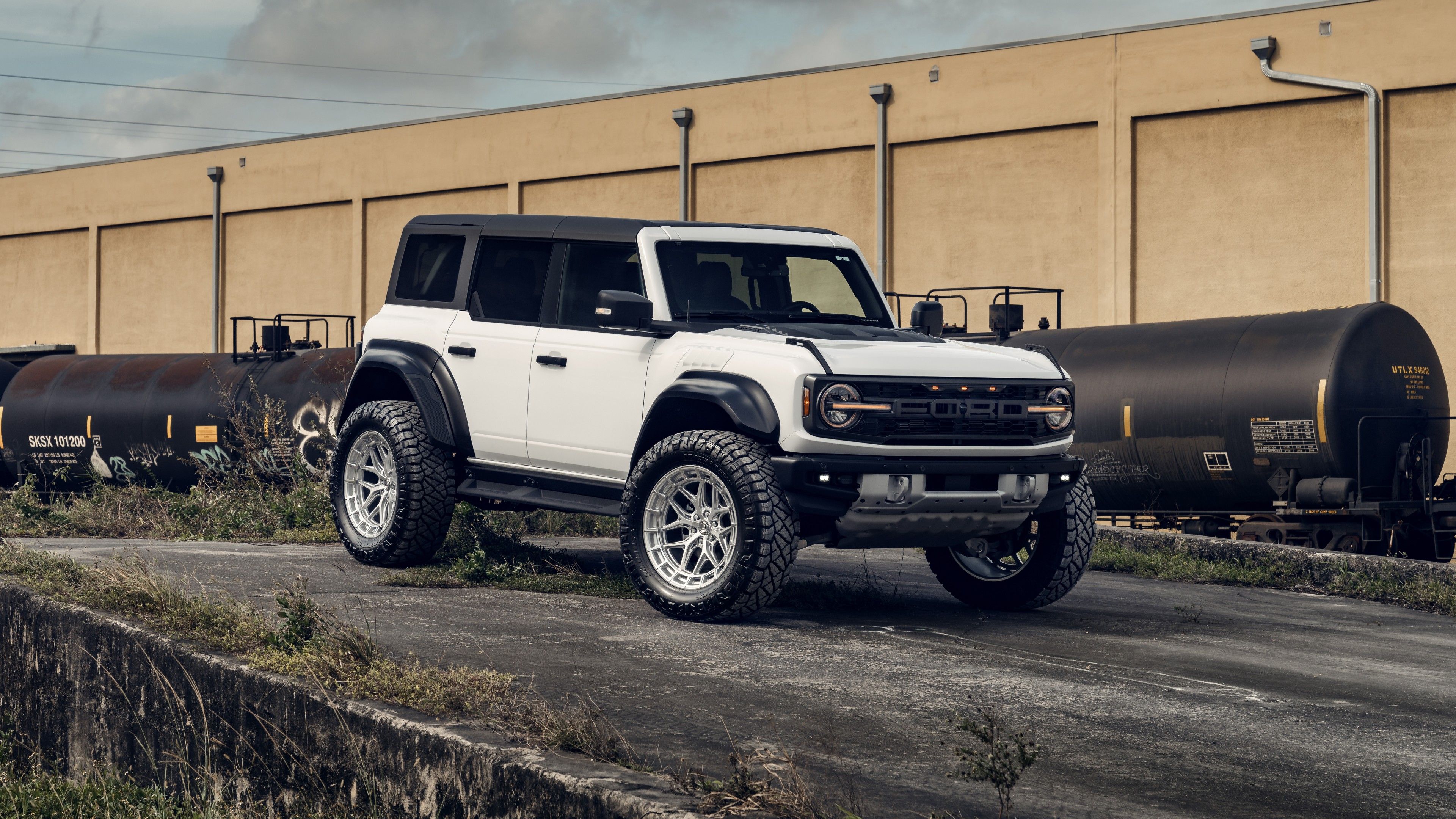3840x2160 Custom Ford Bronco Raptor Car 4K 8K HD Cars Wallpaper