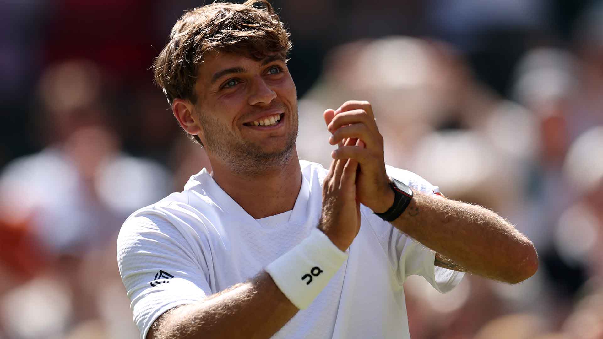 1920x1080 Flavio Cobolli at Wimbledon: Winning matches, finding houses