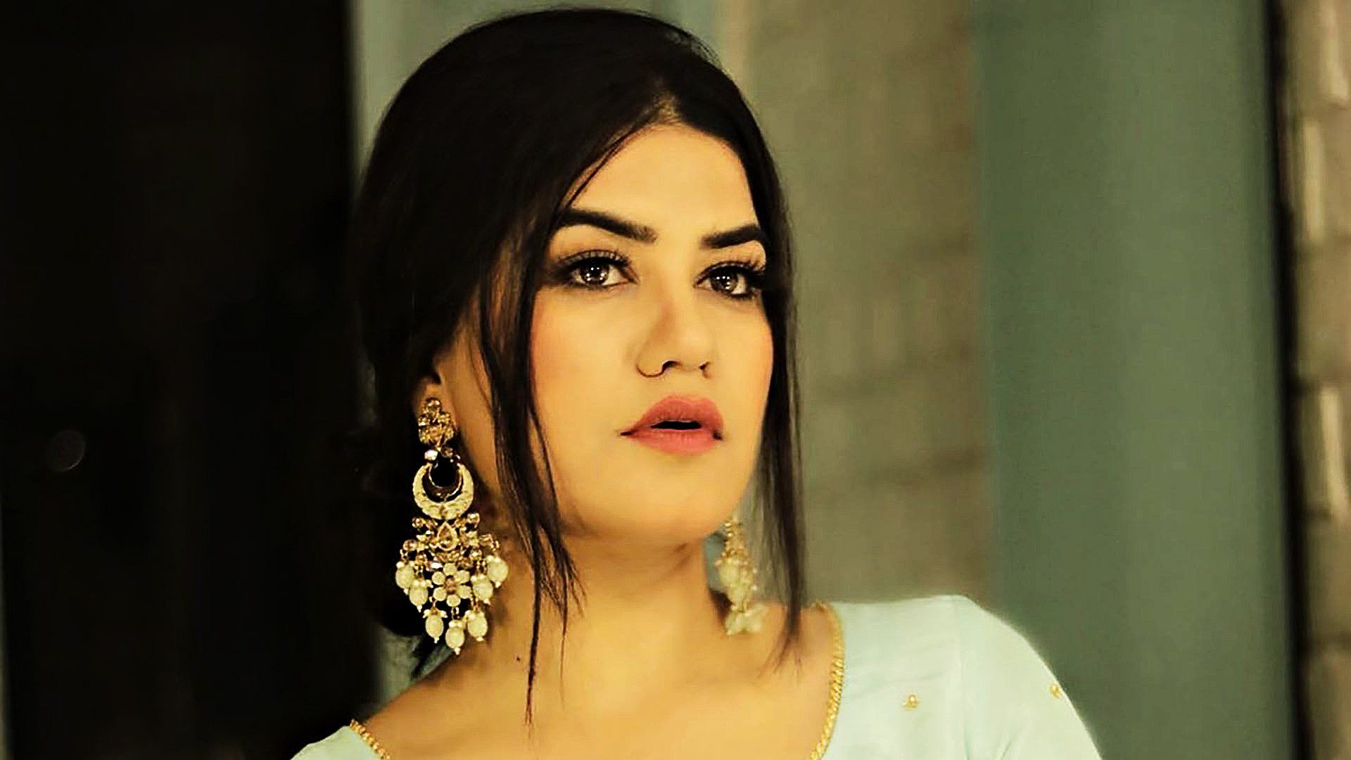1920x1080 Punjabi Singer Kaur B Widescreen Wallpaper 51635