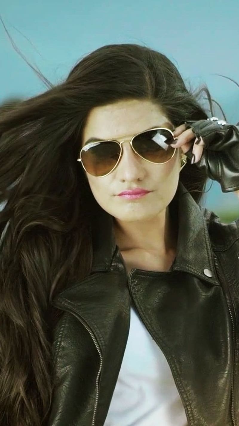 800x1421 Kaur B, stylish kaur, stylish, kaur, singer, HD phone wallpaper