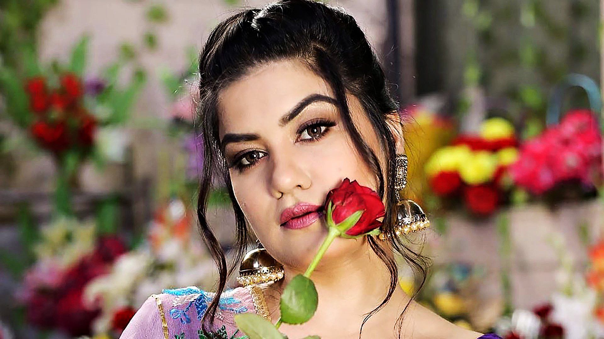 1920x1080 Punjabi Singer Kaur B Background Wallpaper 51626