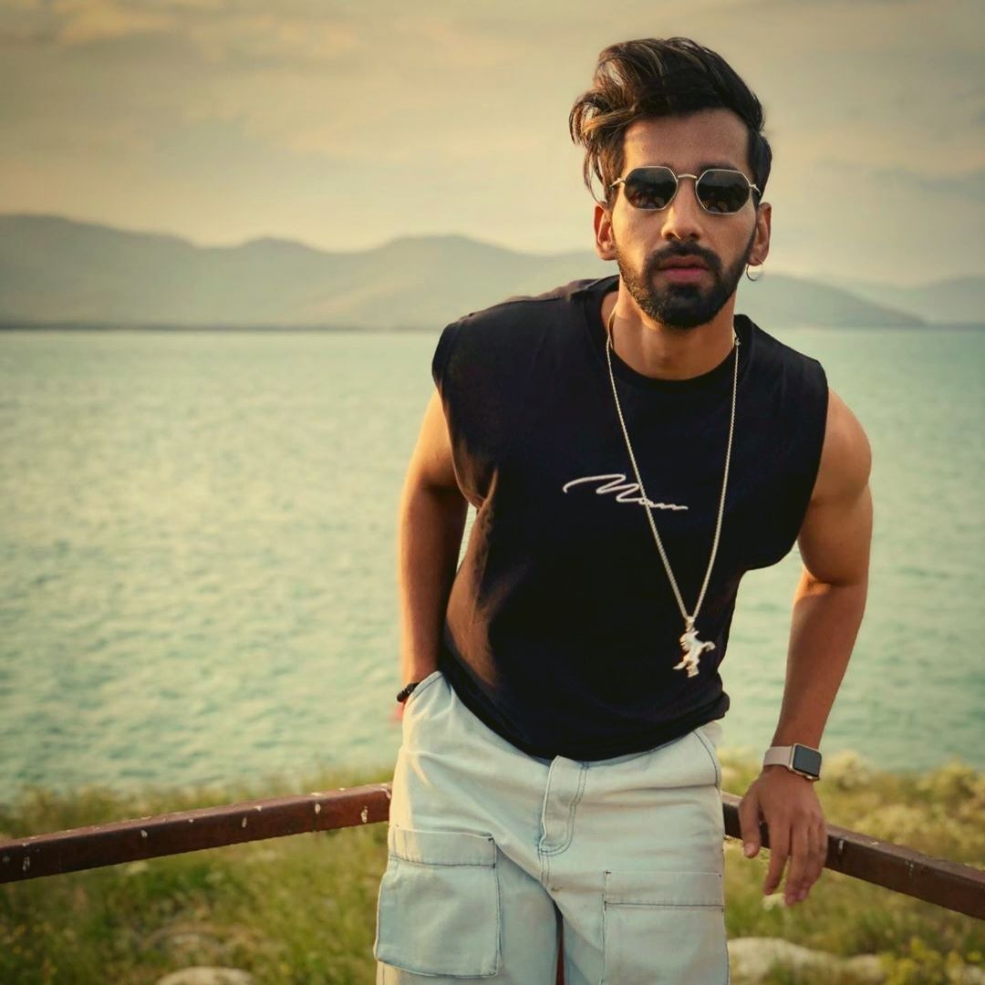 1080x1080 Maninder Buttar Wallpaper