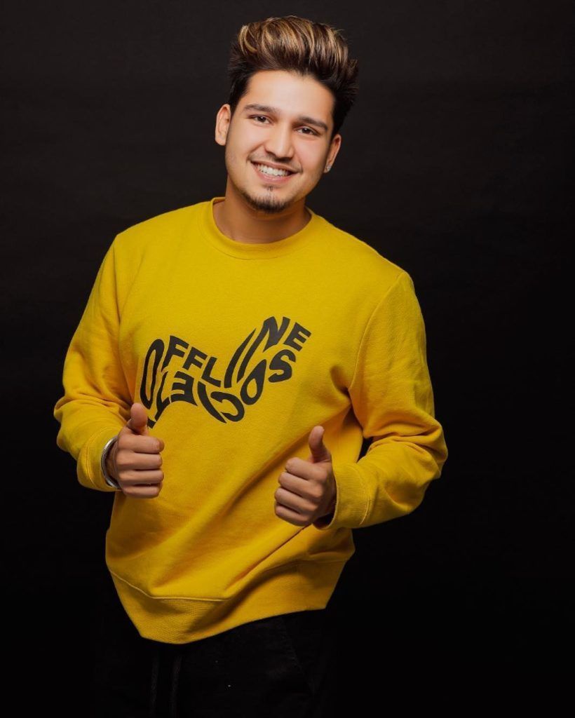 820x1024 Karan Randhawa Wallpaper