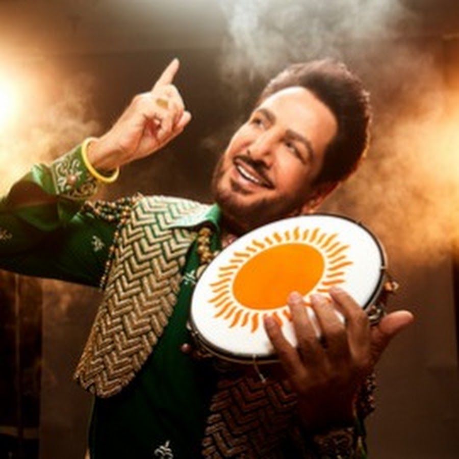 900x900 Gurdas Maan