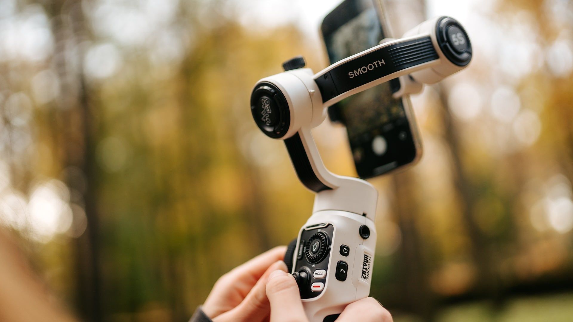 1920x1080 Why a Phone Stabilizer with Light is Essential for Vloggers