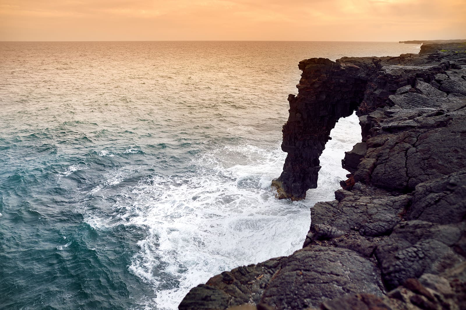 1600x1066 Holei Sea Arch
