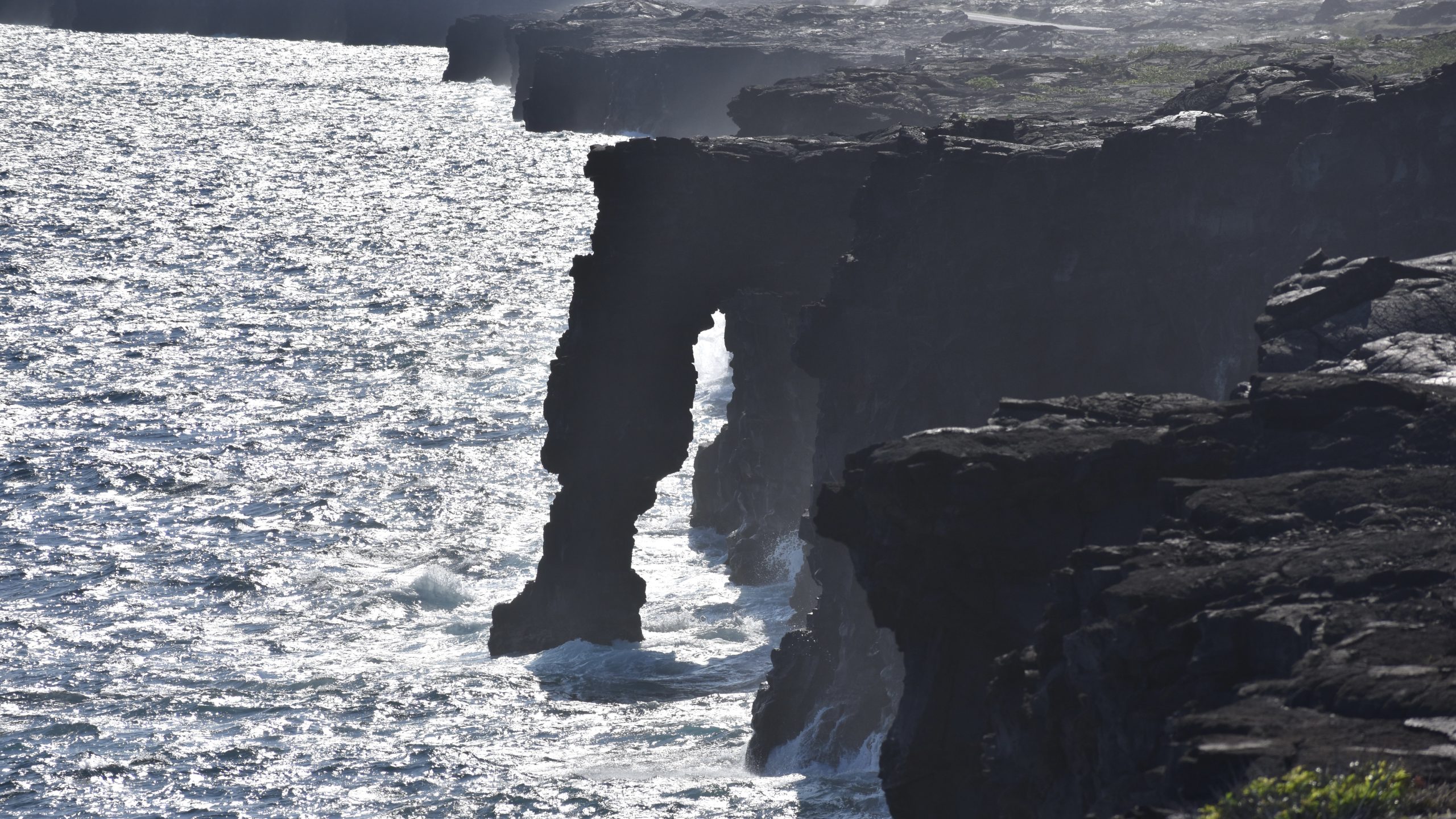 2560x1440 Holei Sea Arch. Hawaii Volcanoes's Adventure Family
