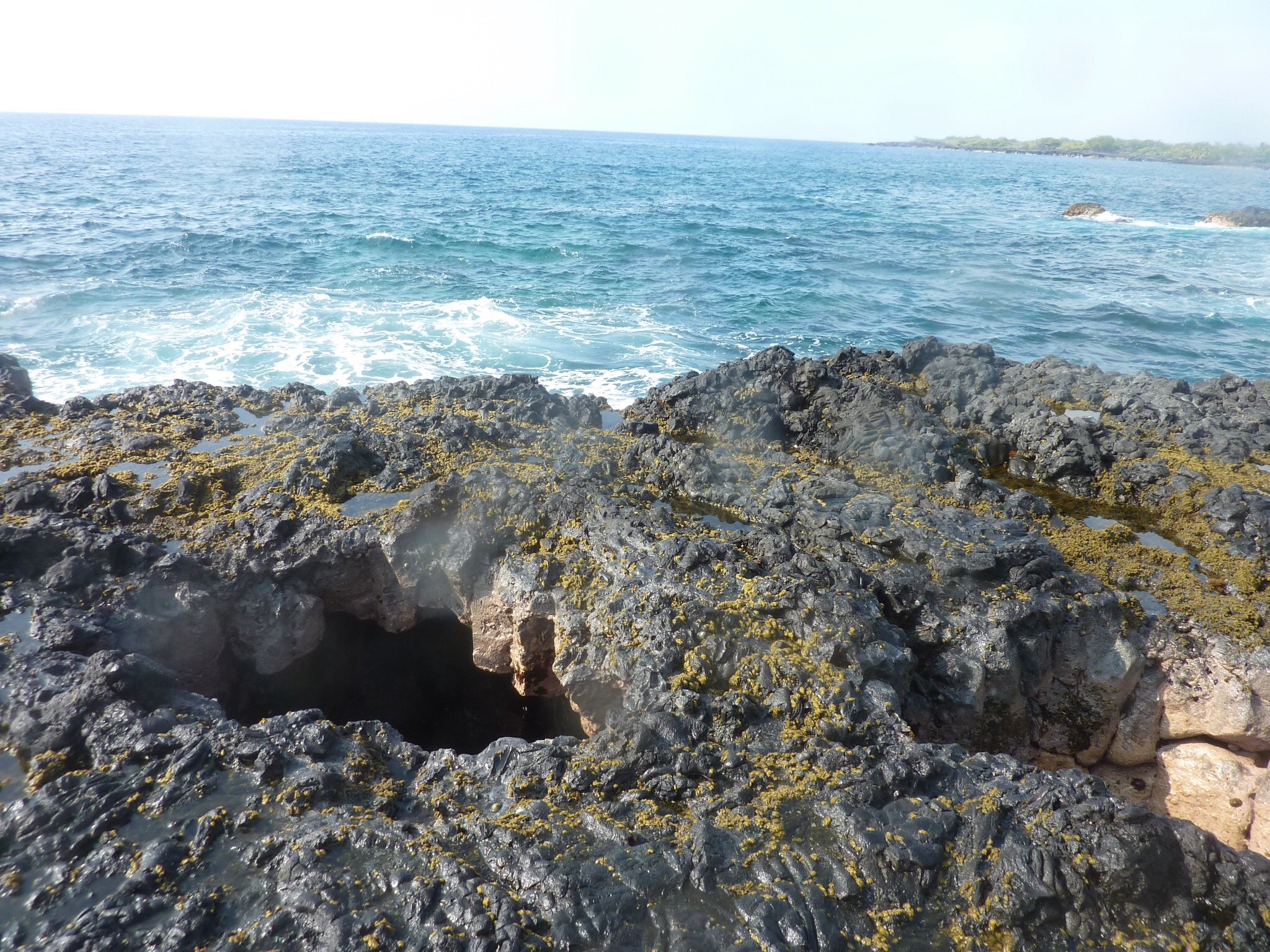 2048x1536 Desperately seeking sea arch (Hawaii edition)