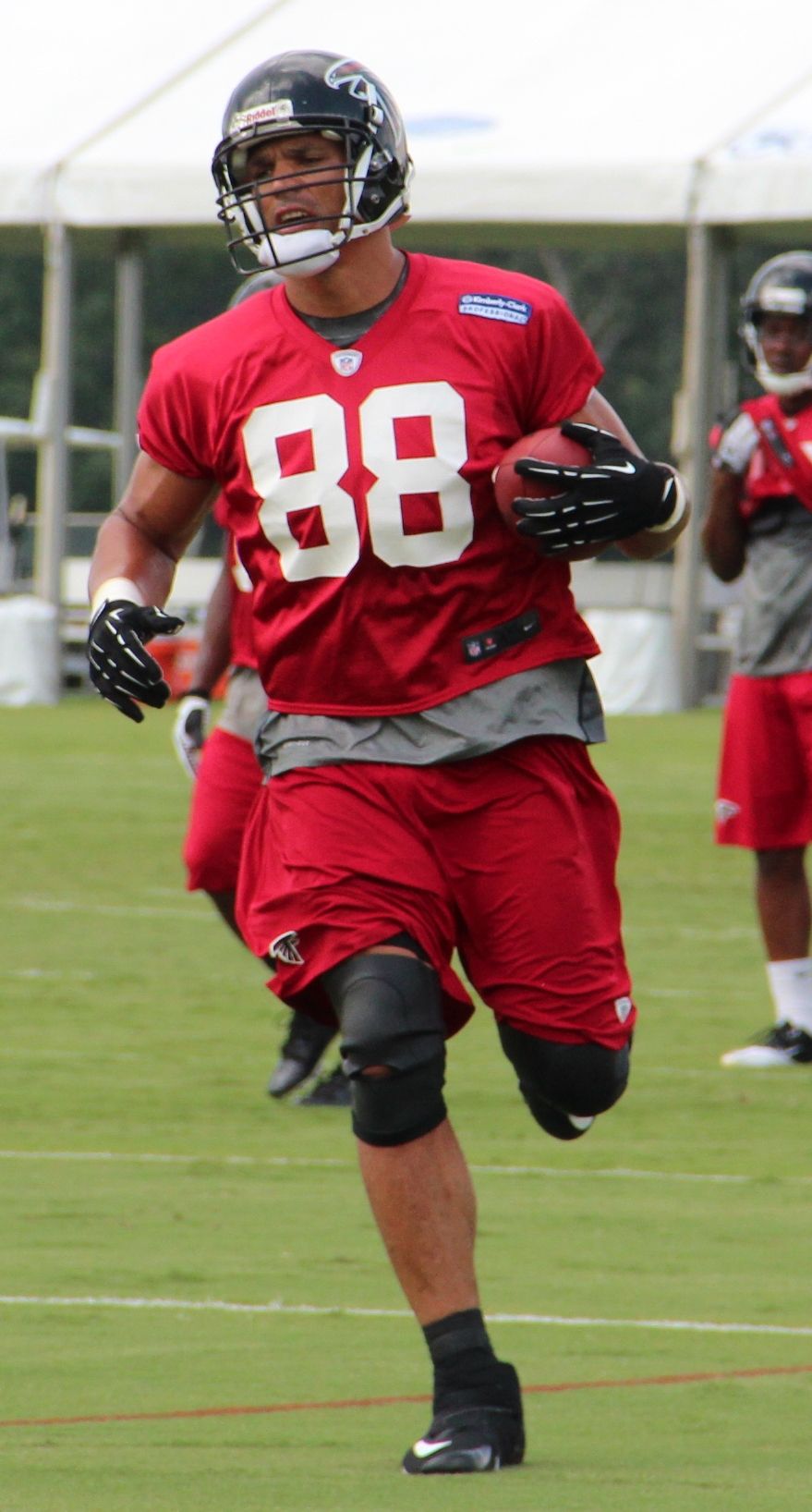 879x1636 Tony Gonzalez