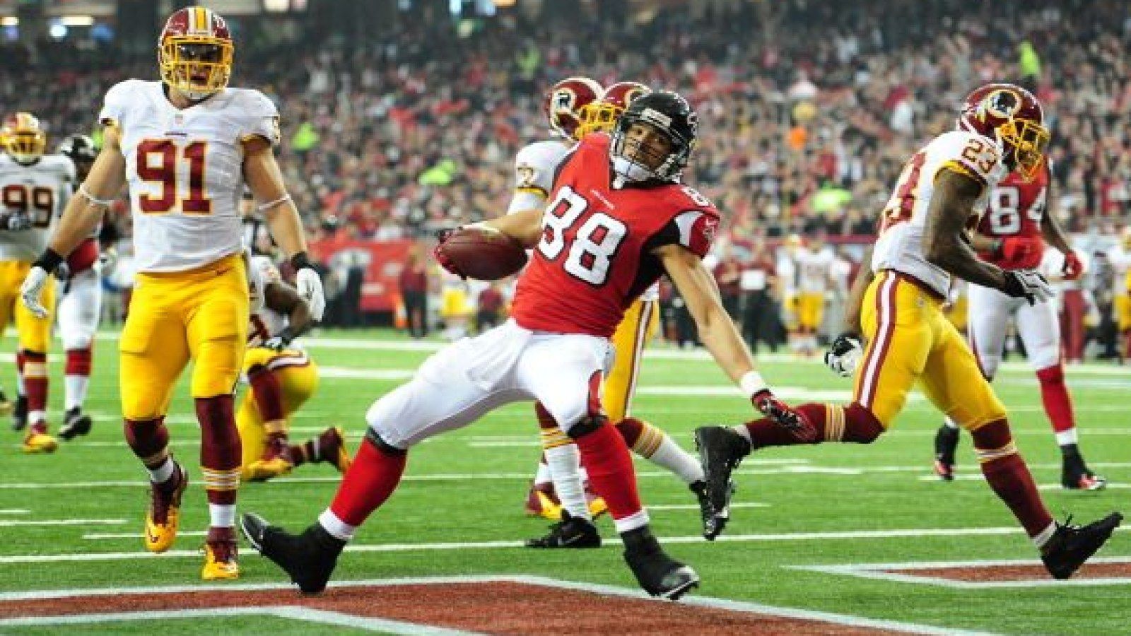 1600x900 Tony Gonzalez To Join CBS As NFL Analyst, Replacing Dan Marino, Shannon Sharpe